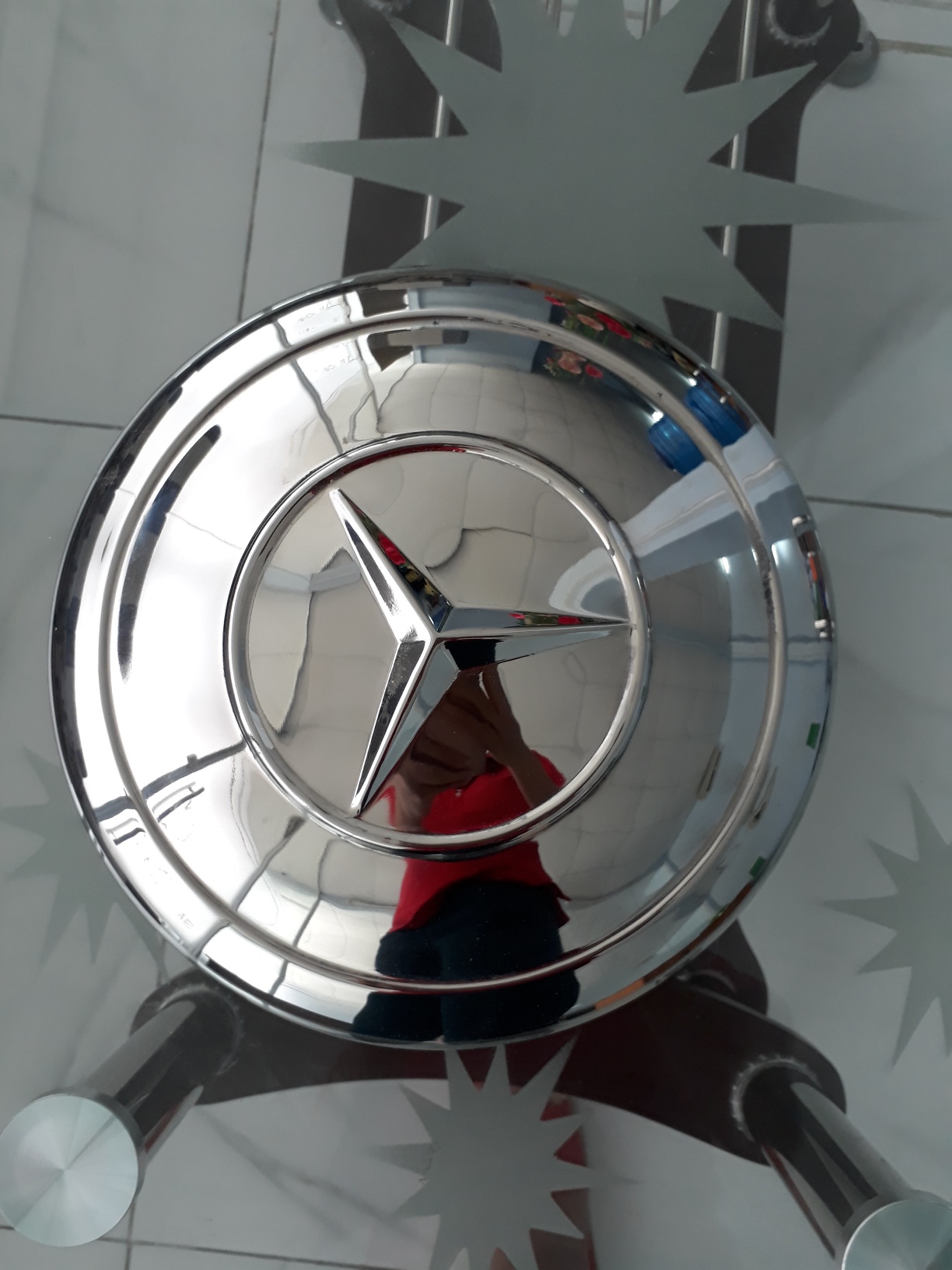 Mercedes Hubcap